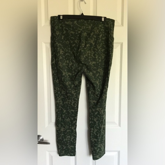 Cabi Marathon Leggings - Picture 4 of 8